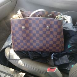 Louie Vuitton 