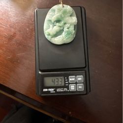 Green jade pendant