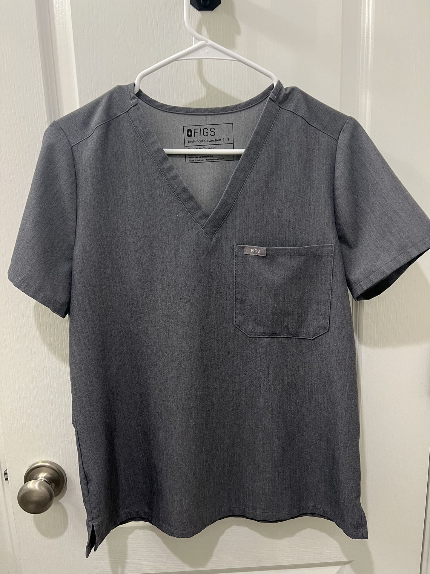 FIGS Catarina Scrub Top