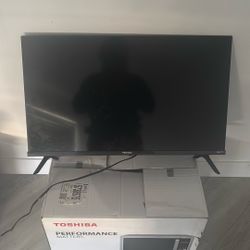32 Inch Hisense 