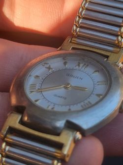 Vintage Gruen Quartz Watch (Model 325-Y-120) with Gold-Tone Stretch Expansion Band