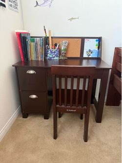 Kids desk