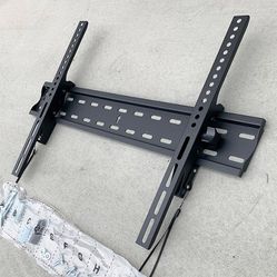 BRAND NEW $15 TV Wall Mount for 37-75 Inches TVs Tilt Bracket VESA 600x400mm, Weight Capacity 110 lbs