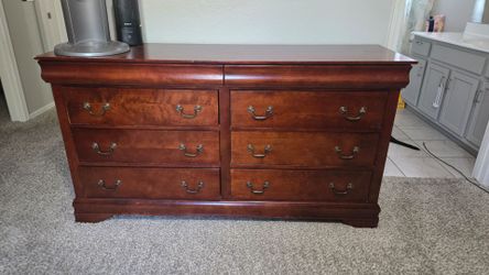 Matching dresser and nightstands