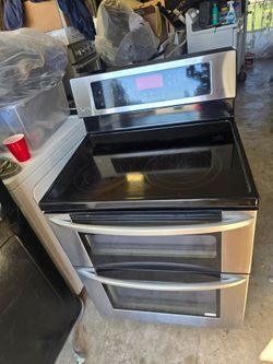 Stove Electric! Stainless Steel! LG Stove Oven! Excellent Working Condition! BEAUTIFUL ! Fully Works, Free Appliance Removal! Delivery Available, 30 d