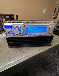 Clarion Car Stereo w/ Bluetooth Aux & USB