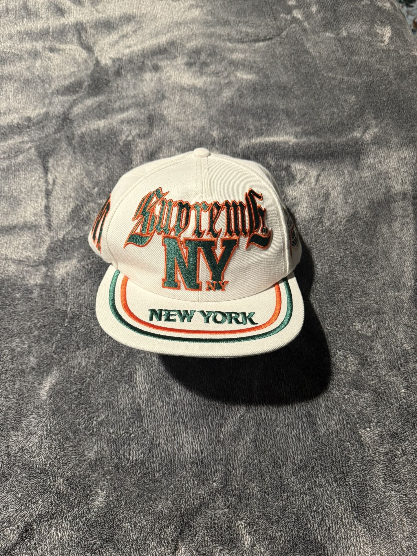 Supreme New York 6-Panel White