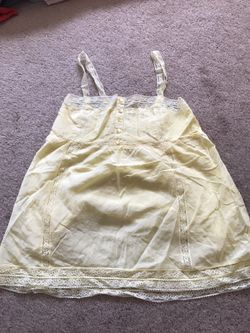 Beautiful flowing taintop