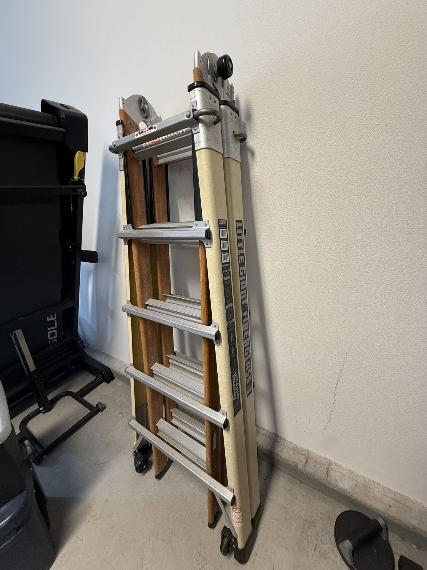 “Pending Sale”Little Giant fiberglass Ladder