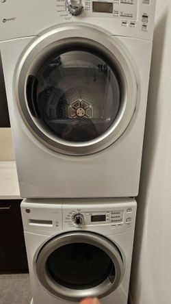GE Front Load Washer & Gas Dryer Set - Stackable - Works Perfectly!