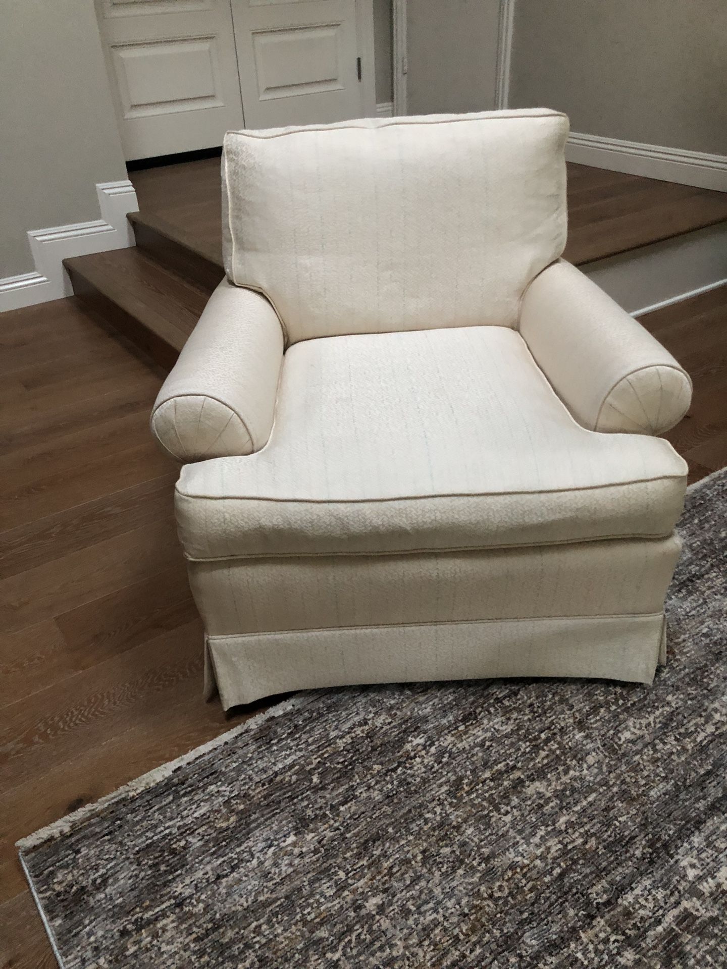 Luxury Down Filled Chair With Matching Ottoman Great With Matching Sofa!