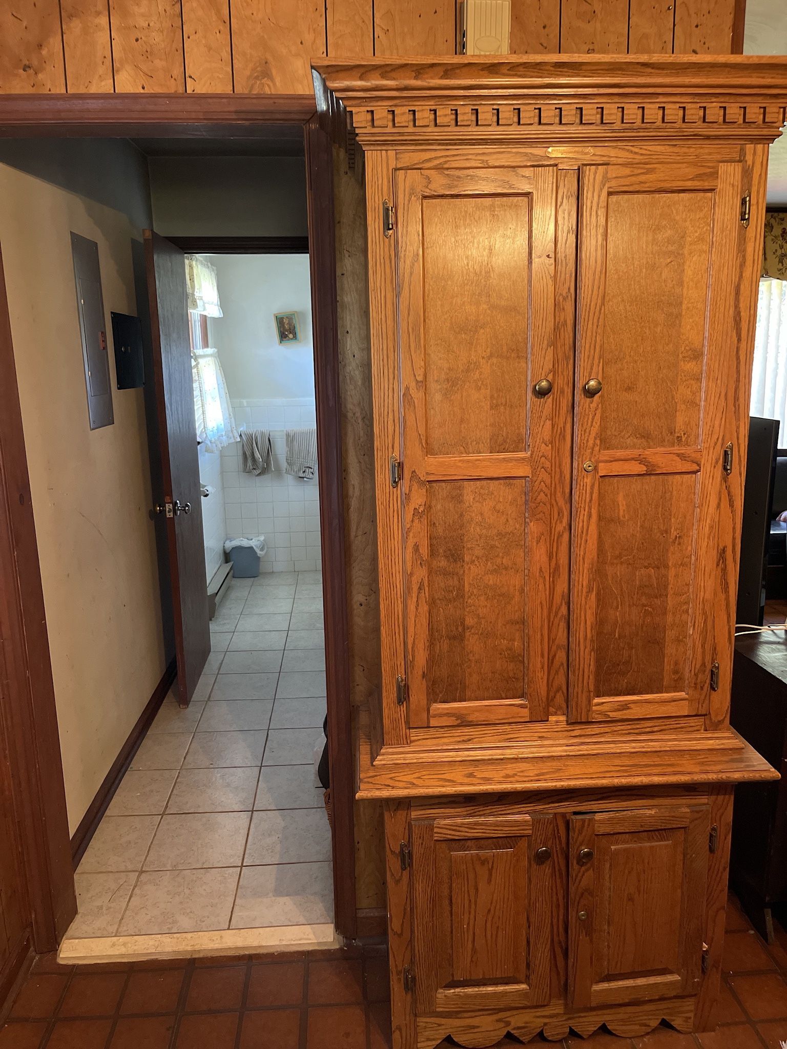 Solid Wood Gun Cabinet 