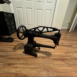 SINGER 29-4 Short ARM SEWING Machine Cobbler Patcher Leather 