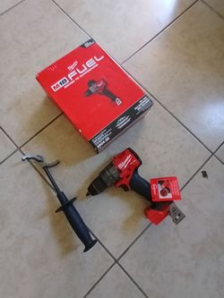 Milwaukee
M18 FUEL 18V Lithium-Ion Brushless Cordless 1/2 in. Hammer Drill/Driver (Tool-Only)