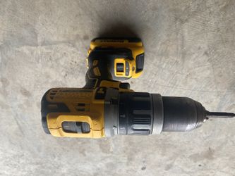 Devalt Drill With Battery  No Charger 