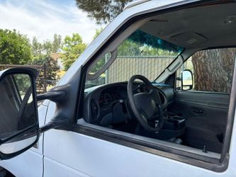 Ford E-350 Thermo King