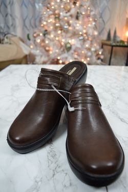 NEW Clarks Brown Leather Shoes Size 9 (Women's)