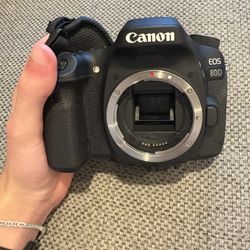 Canon EOS 80D Camera Used Comes With 2 Batteries And Battery Charger