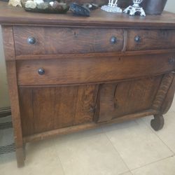 ANTIQUE BUFFET/SIDEBOARD