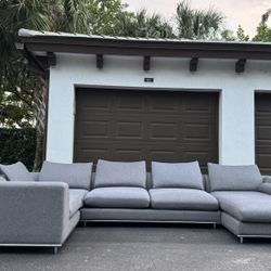 Couch/Sofa Sectional - Modular - Linen -  Perazzi - Delivery Available 🚛