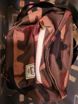 Herschel camo hip pack