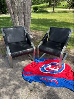 2 Walter E Smithe Leather Lounge Chairs Set of 2