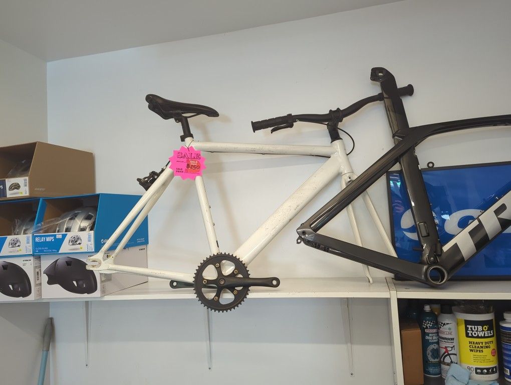 6KU Track Frameset Medium