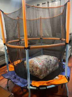 Kids indoor/outdoor Trampoline!