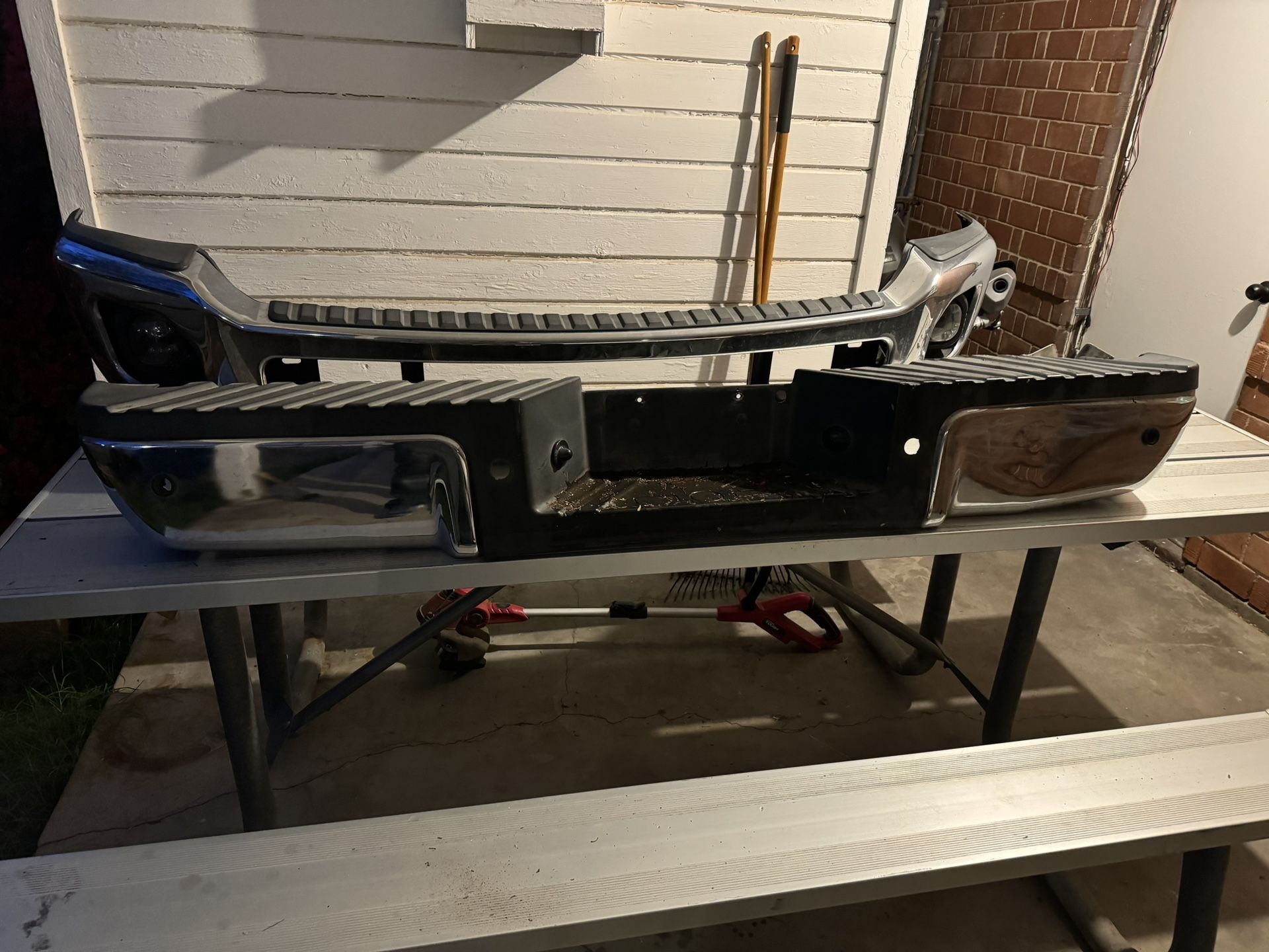 ‘11 F350 Stock Rear Bumper/Airbox