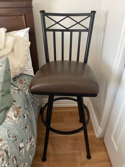 2 barstools