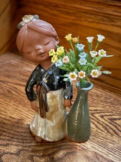 Vintage Japan Redware Asian Girl Bud Vase