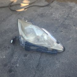 06/08/10 Lexus Is250/350 Right Headlight $325