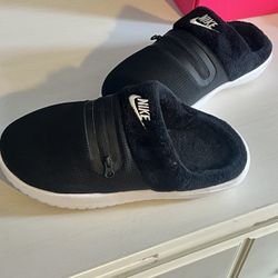 Nike Slippers 