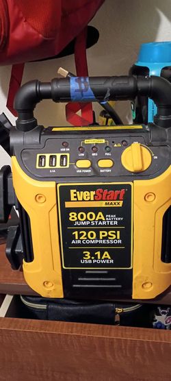 EverStart Maxx 800A Jump Starter with Air Compressor