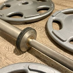 Hampton Olympic Weight Plates Full Set (45s to 2.5s) In New Condition (reconditioned) Plus Hampton 6ft Bar. Total: 283 lbs.