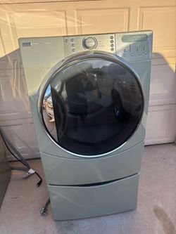 Washer dryer set