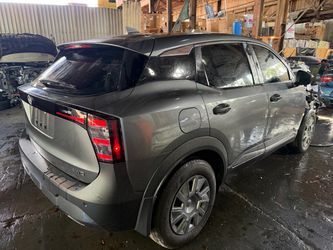 AWD SUV – Damaged / Parts