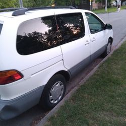2000 Toyota Sienna