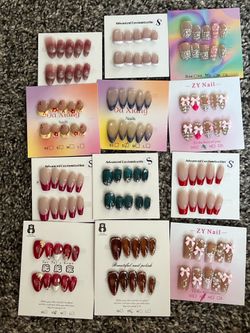 Lot of press on nails (12 sets)