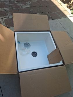 Mustee Durabase 24x24 Mop Service Basin