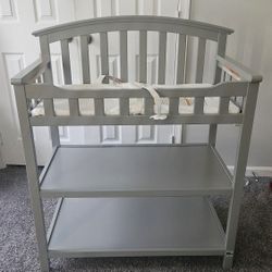 Graco Changing Table + Diaper Genie – Great Condition