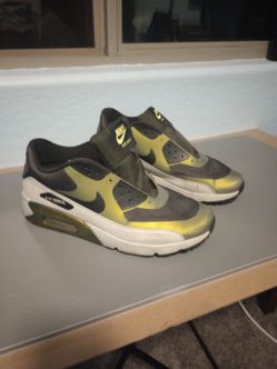 Nike Air Max 90 Ultra 2.0 SE sneakers in the "pale citron" colorway