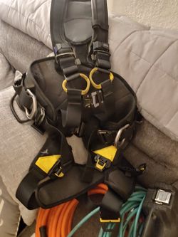 Petzl VOLT International Tower/Safety Harness