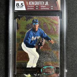 1997 Metal Universe Ken Griffey Jr. #145 HGA 8.5 NM-MINT+ HOF Seattle Mariners