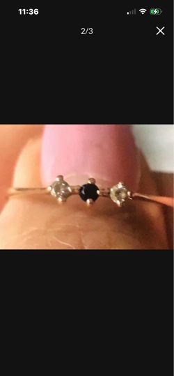Like New 18K Gold 2 Small Diamonds 1 Sapphire Stones Guaranteed #7 Ring