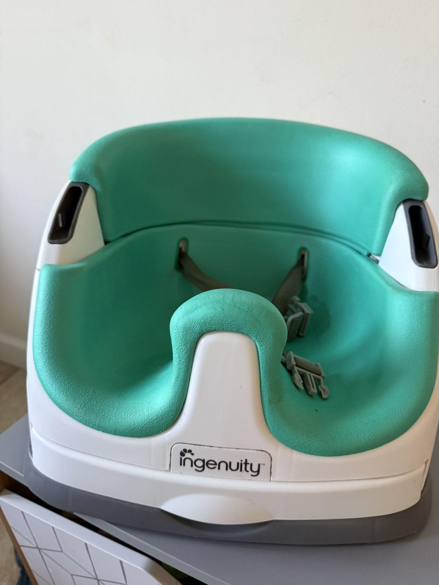 Ingenuity Baby Base 2-in-1 Booster Feeding and Floor Seat