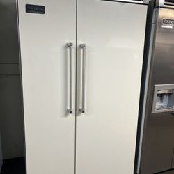 VIKING 48”WIDE BUILT IN GLOSS WHITE SIDE BY SIDE REFRIGERATOR 