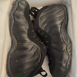 Nike foampositte size 10.5 all black NEW