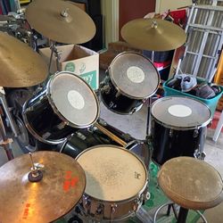 10 Piece Drum Set/ Extra kick Drum/ 3rd Upper Tom-Tom