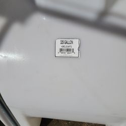 325 Gallon Norwesco White Horrizontal Leg Tank